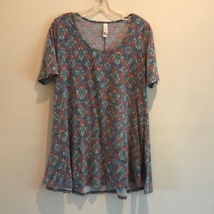 LulaRoe Perfect shirt size small.